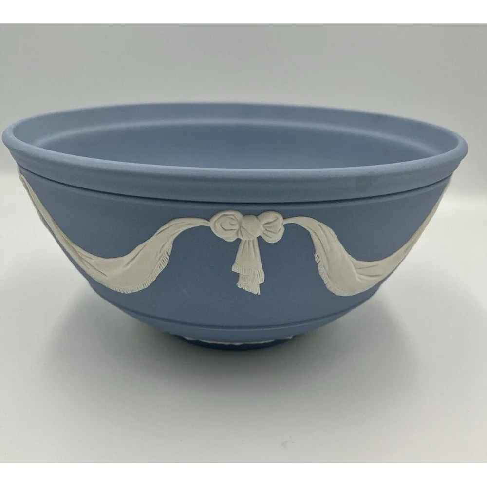 Wedgwood Jasperware Bow Festivity Bowl Swag Blue 7.5